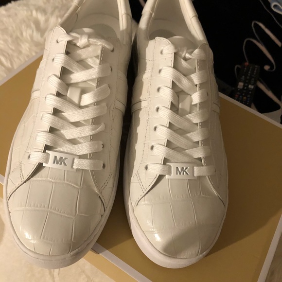 White MK sneaker - Picture 3 of 8